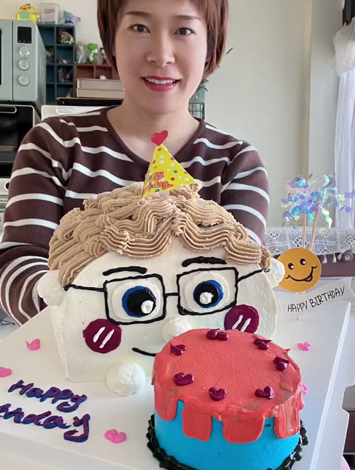 顾客让我照着她男朋友的样子做蛋糕