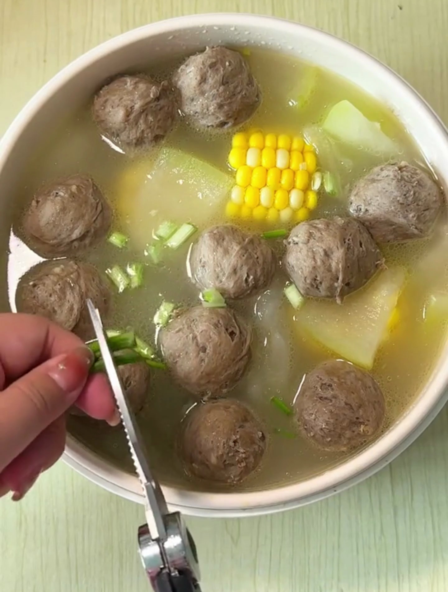 下班快速一人食~今天被牛肉丸冬瓜汤鲜到了,好好喝!