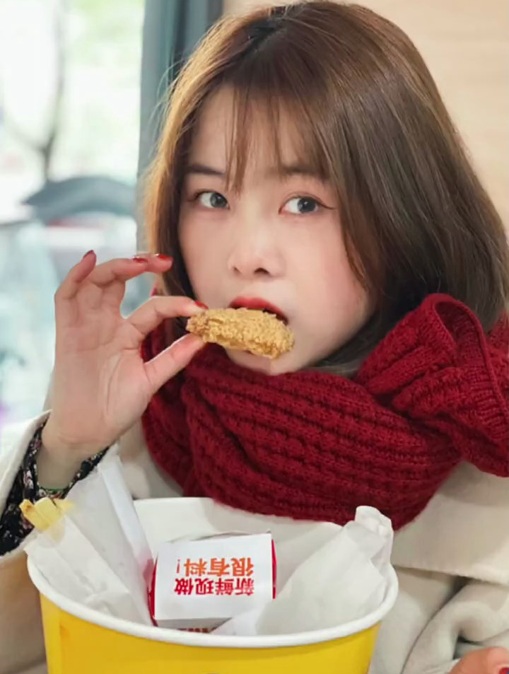艾特姐妹吃炸鸡啦