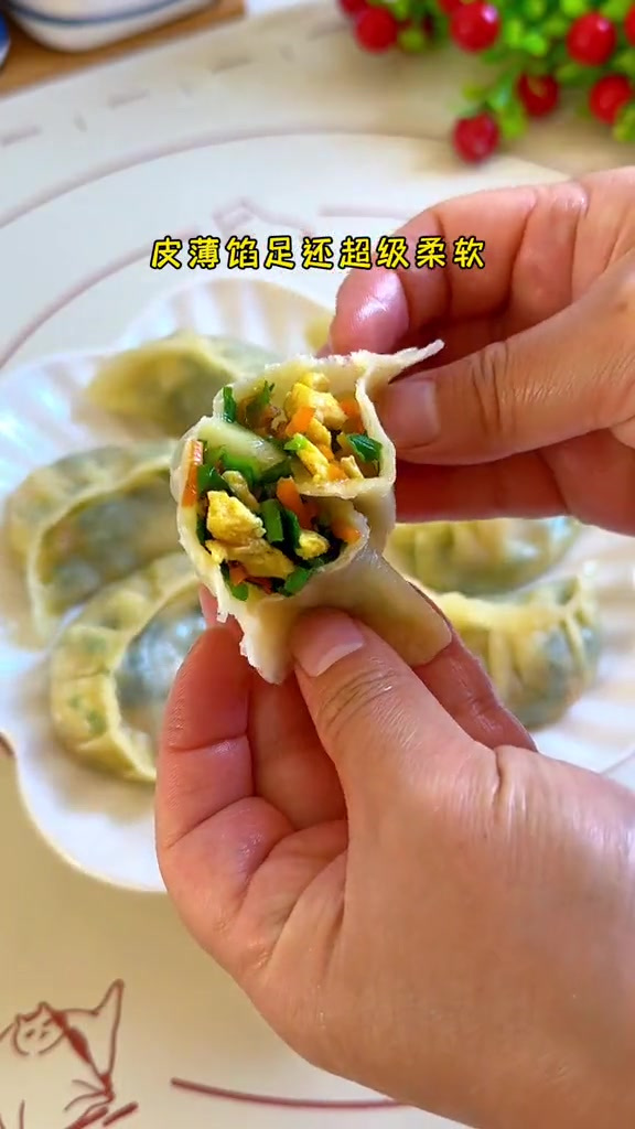 如果你做的蒸饺又厚又硬还粘牙,那就试试这个烫面蒸饺,皮薄柔软