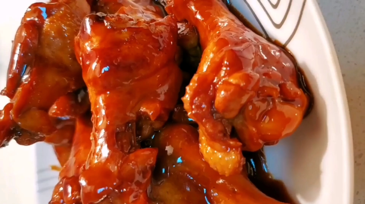 家常美食红烧鸡翅根做法,有颜值,入味好吃,上桌一盘不够吃!