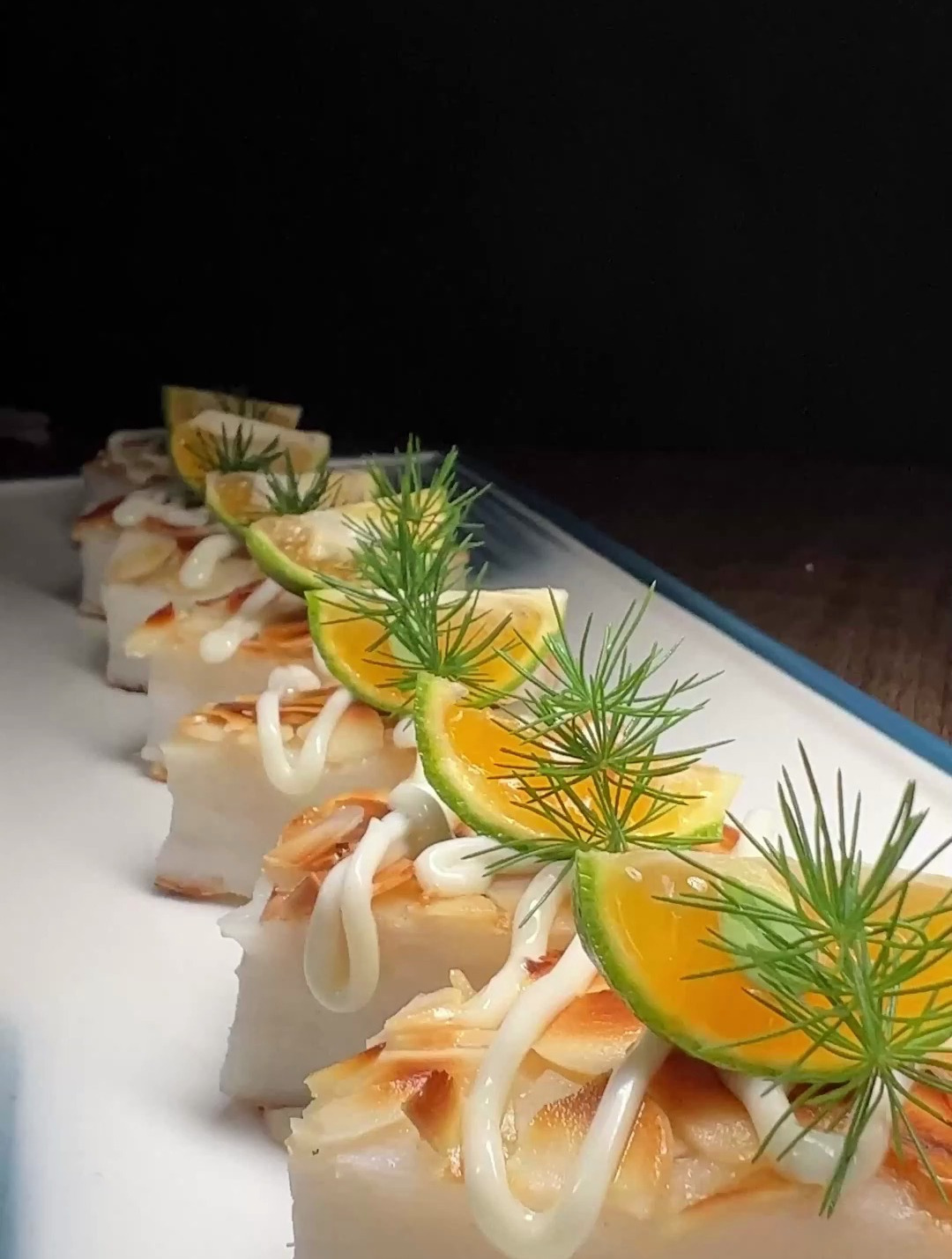 香煎墨鱼滑杏仁饼