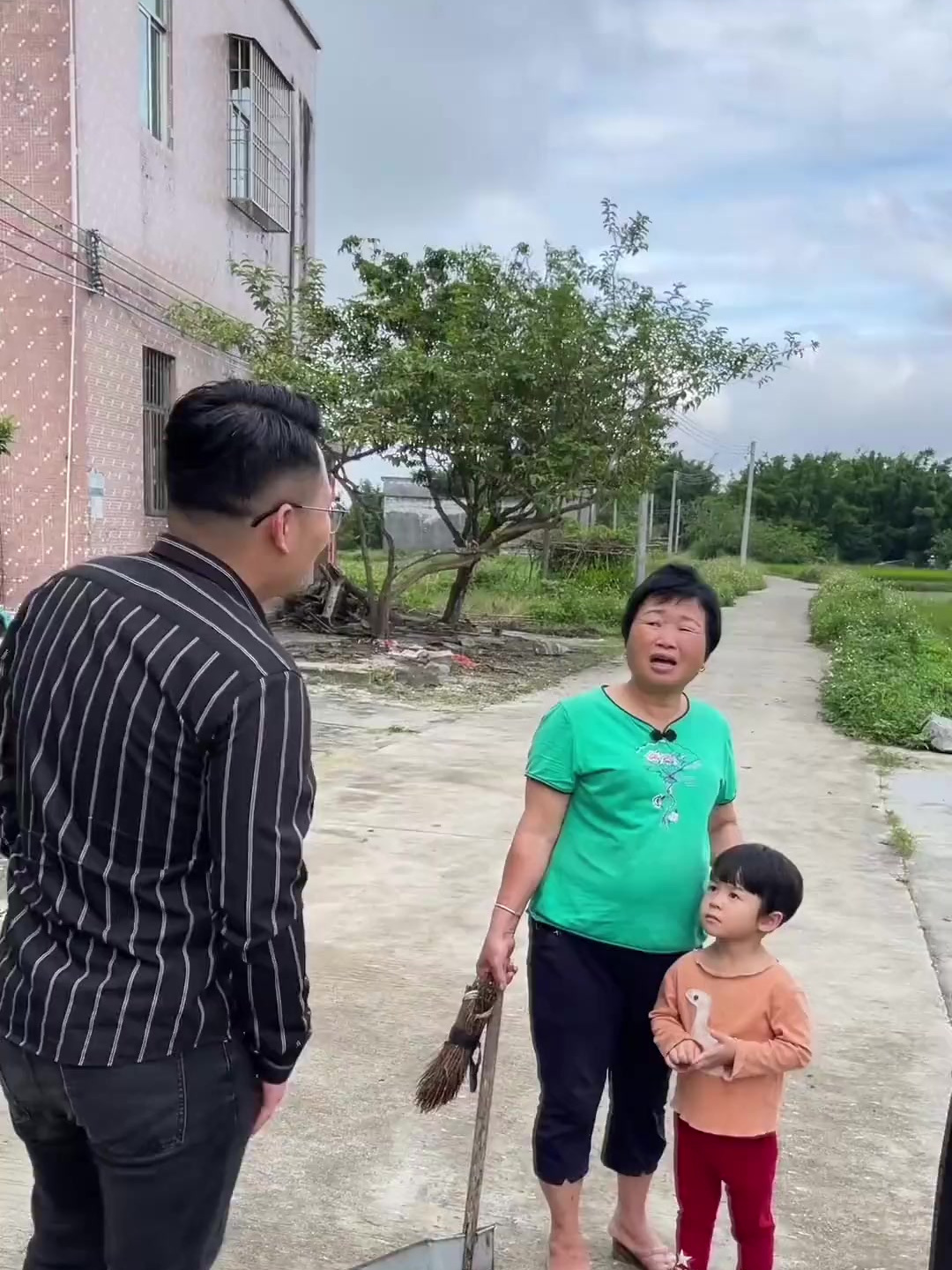 远近闻名的白沙鹅母饭今天总算是吃饭了