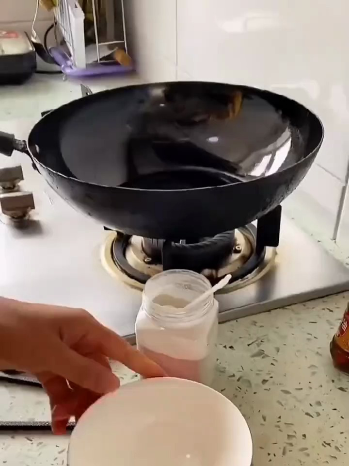 鹿角帽粉煎鸡蛋,解决身上的疙疙瘩瘩包包块块