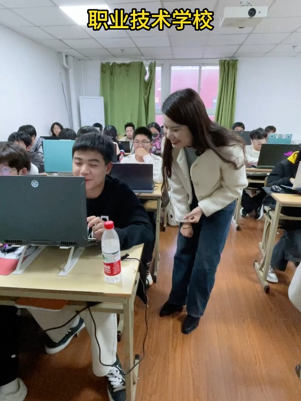 喜欢喝奶茶就给奶茶做了个海报,也算学以致用了