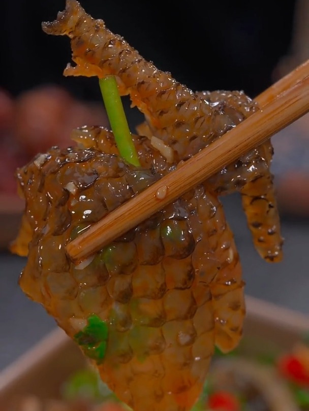 酸辣爽口的凉拌鱼皮