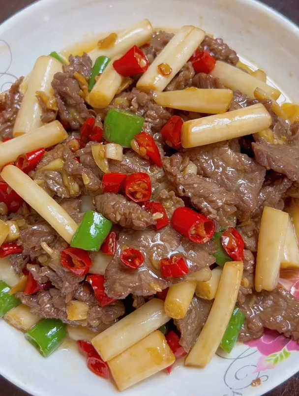酸辣泡藕带炒牛肉,你就像我这样炒