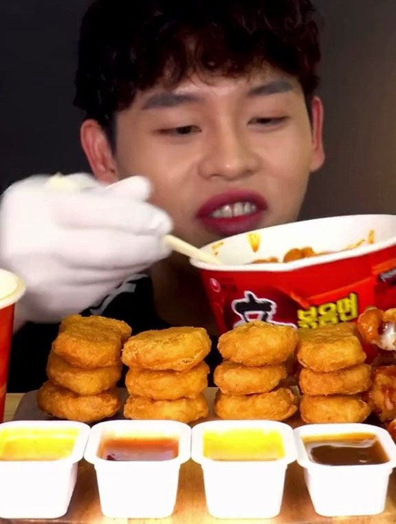 麦乐鸡香辣方便面~