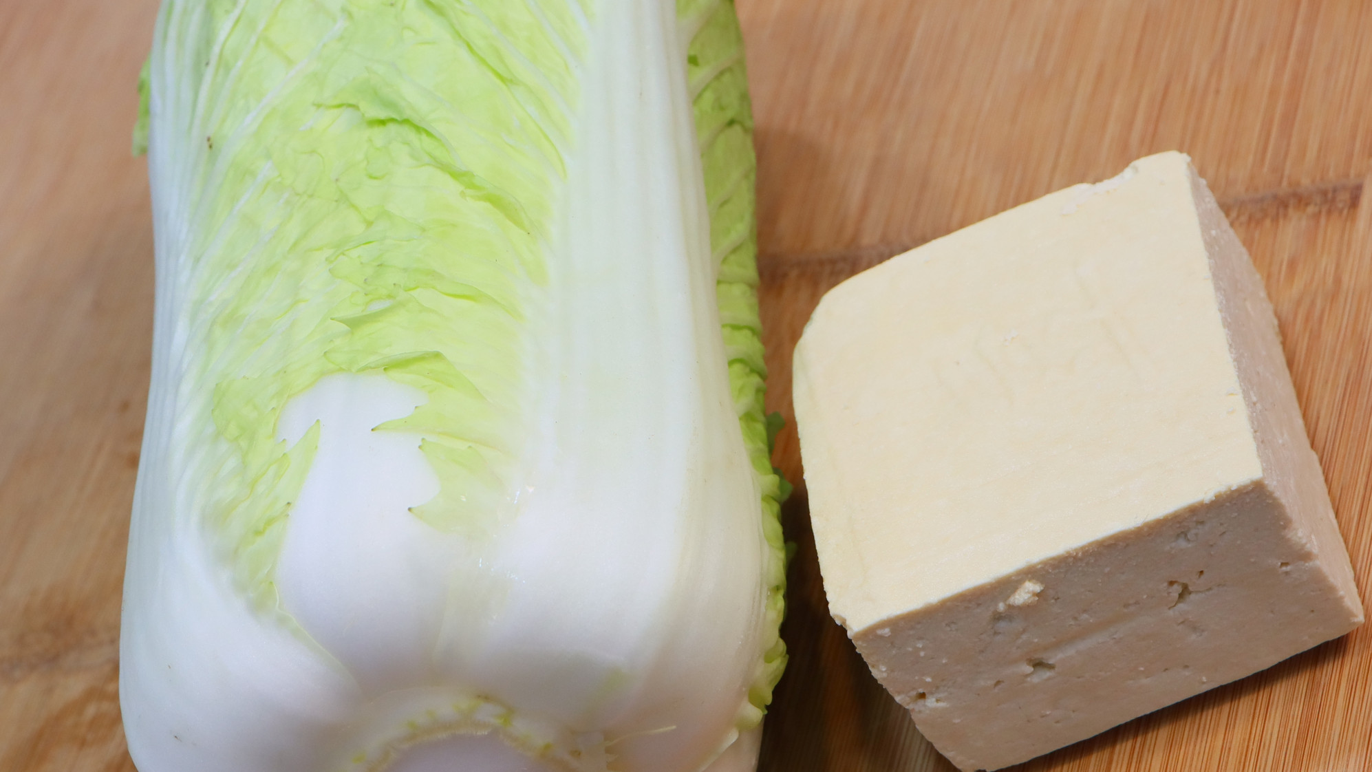 白菜炖豆腐,先炒白菜还是先炖豆腐?大厨教你正确做法,超美味