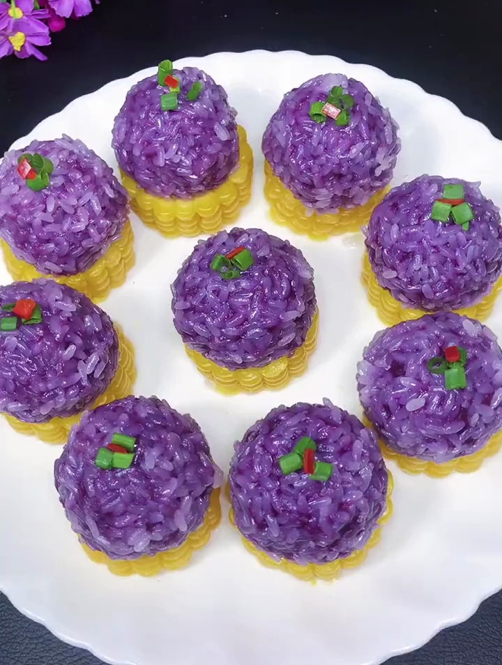 做这道紫薯糯米丸子,好看又好吃