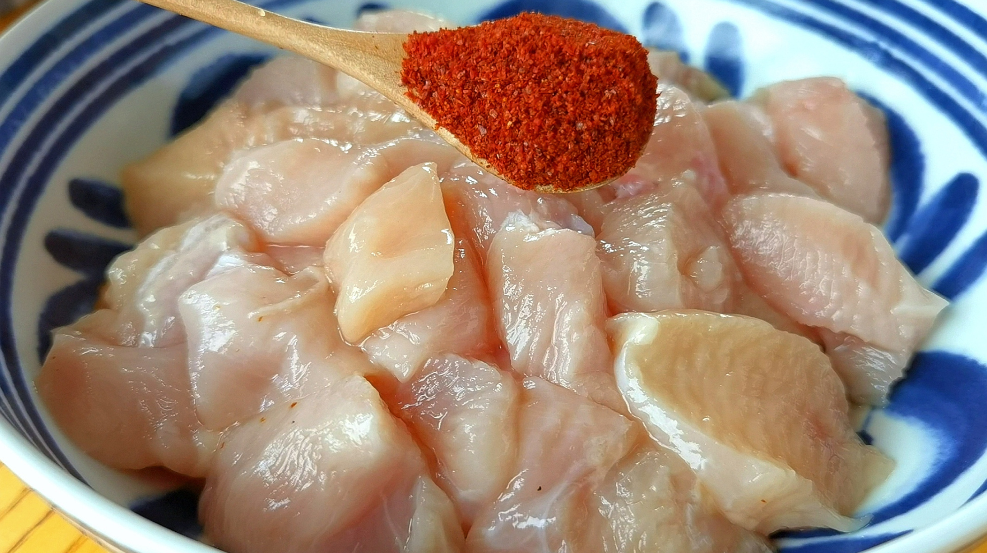 鸡米花到底要不要用面包糠？教你这样做，外酥里嫩，比买的还好吃