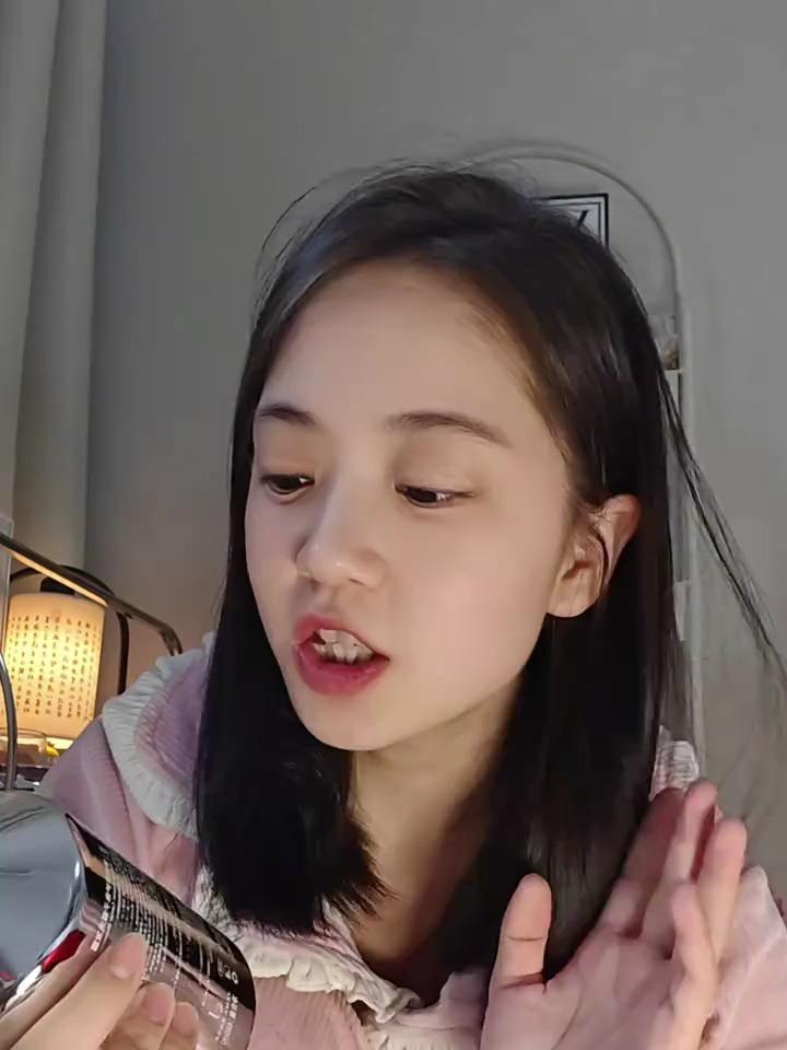 本人超爱的鱼子酱洗发水,功能好处不多说了,强推!