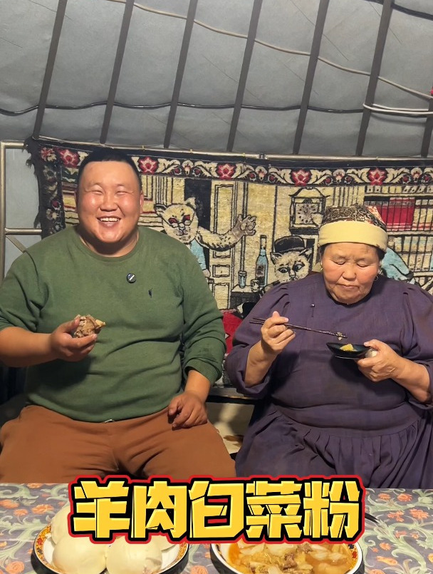 今天和妈妈在家,用羊肉做个白菜粉丝吃