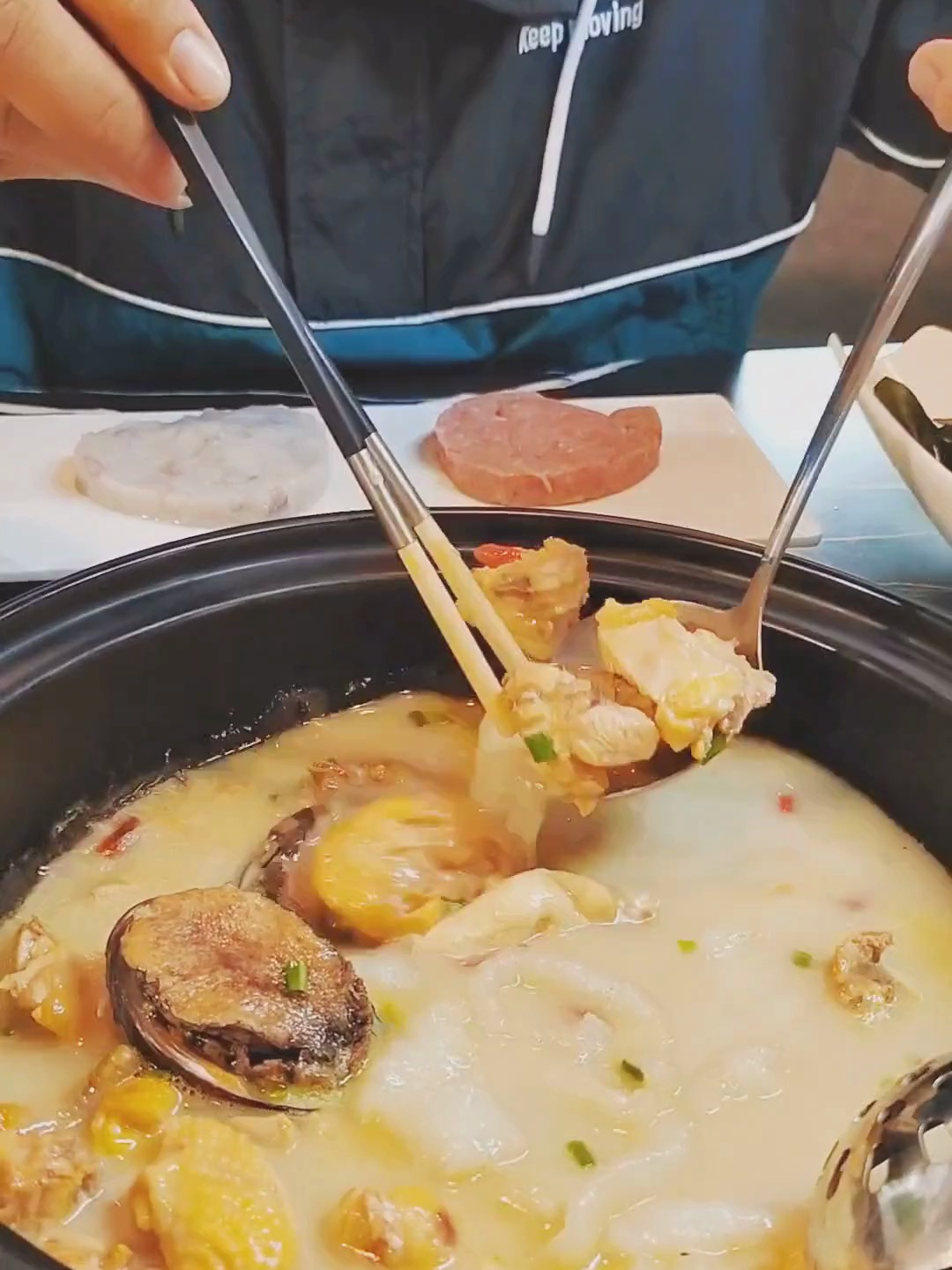 138可以吃到八头鲍鱼两头还有清远鸡和花胶