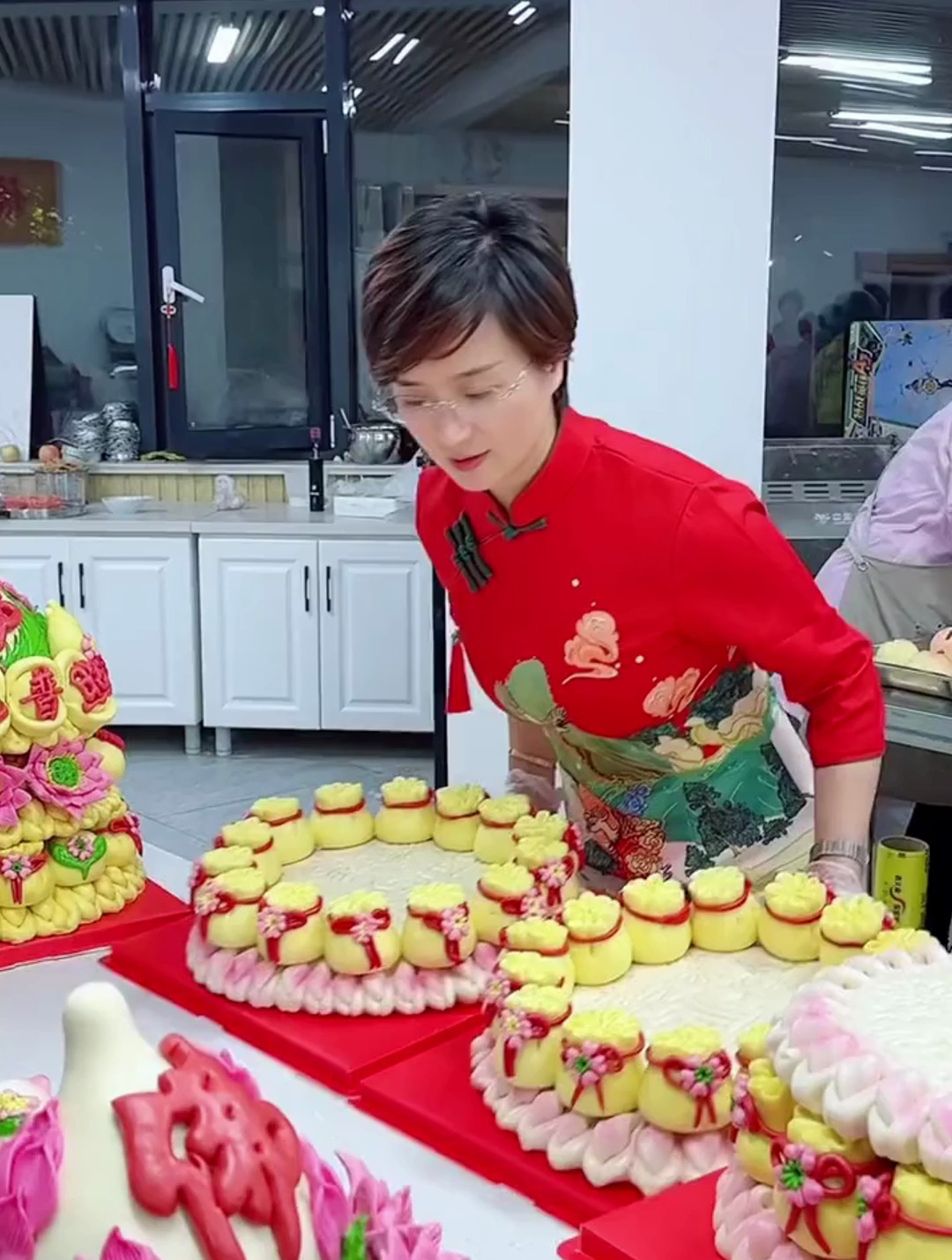 这一桌8000的花样供佛馒头