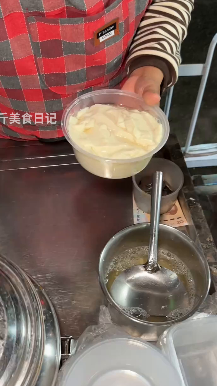 路边偶遇滕州特色鸡丝豆腐脑3.5一份,这也太合适了
