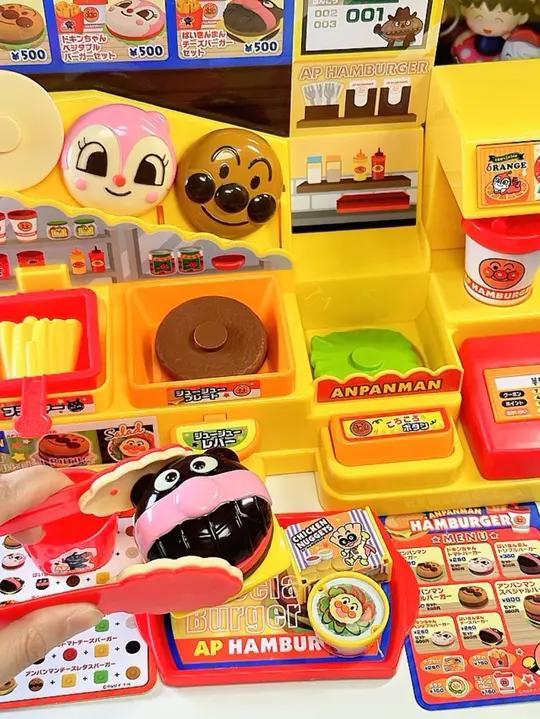 沉浸式开面包超人汉堡店,昭和风真的很有趣