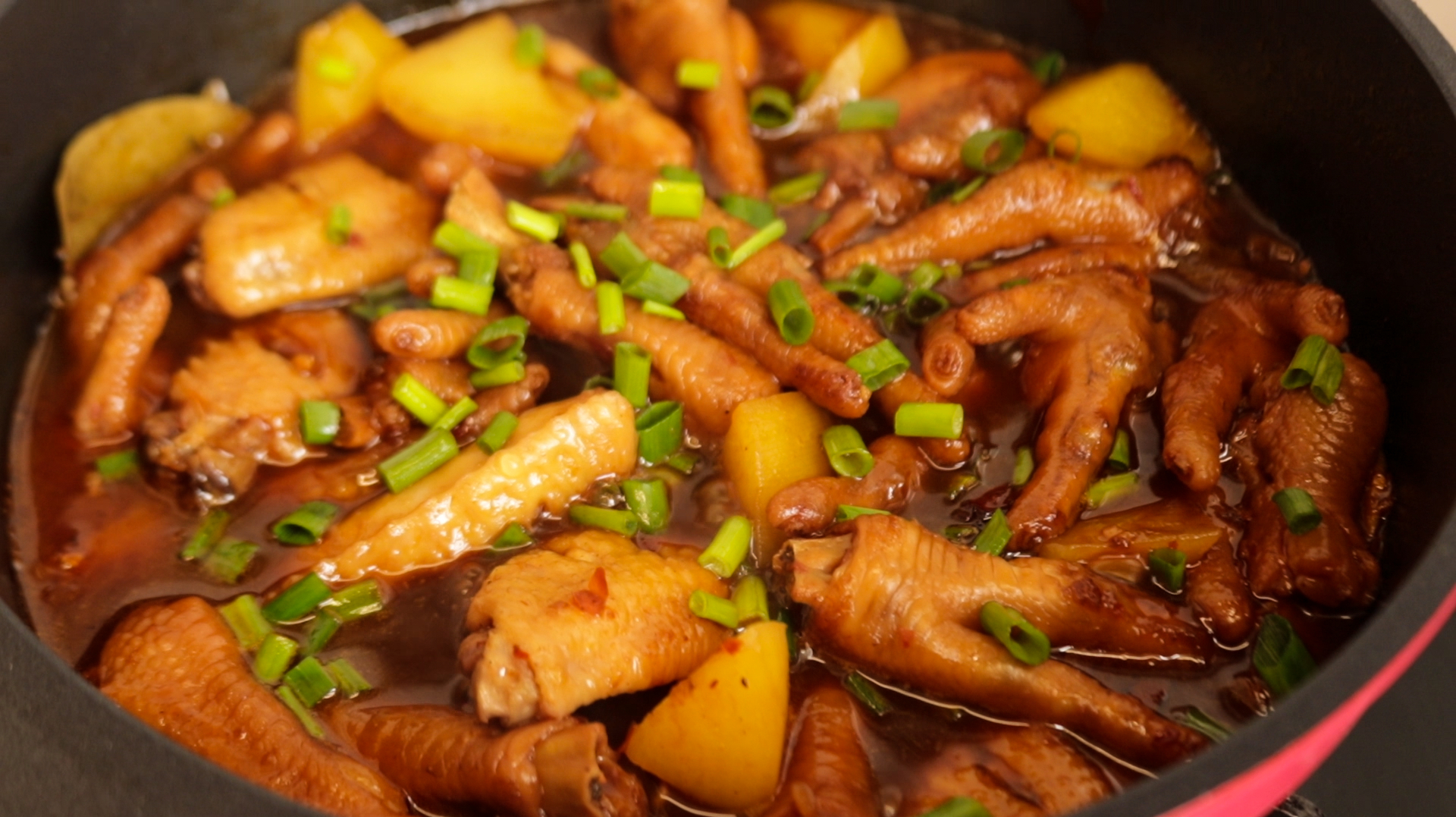 鸡爪这样做才好吃,简单美味,软糯咸香,老人孩子都爱吃太下饭了