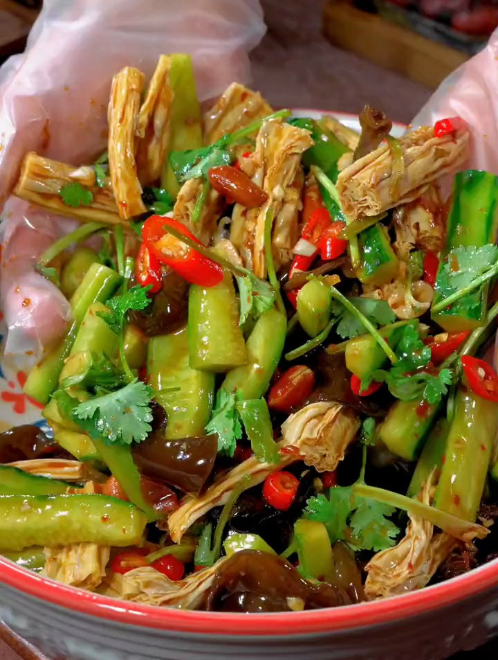 夏天一定要多吃凉拌菜
