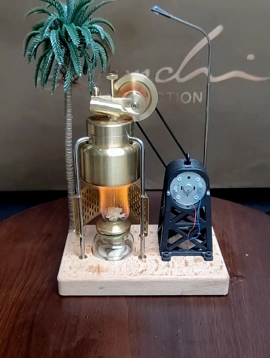 还记得中学时老师讲解蒸汽机原理,长大后做出模型送给了物理老师