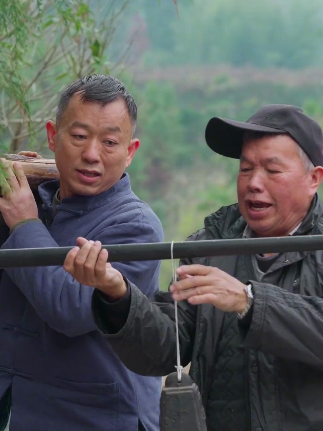 大山深处的湖南湘西,家家户户都在杀年猪熏腊肉