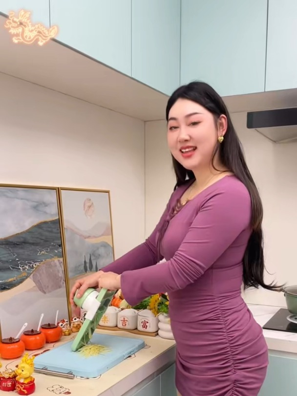 有了这个刨丝器,各种蔬菜用它擦丝切片切花都能搞定