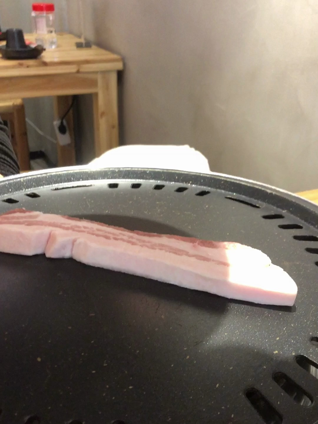 冬天就适合吃烤肉 实拍韩式烤肉