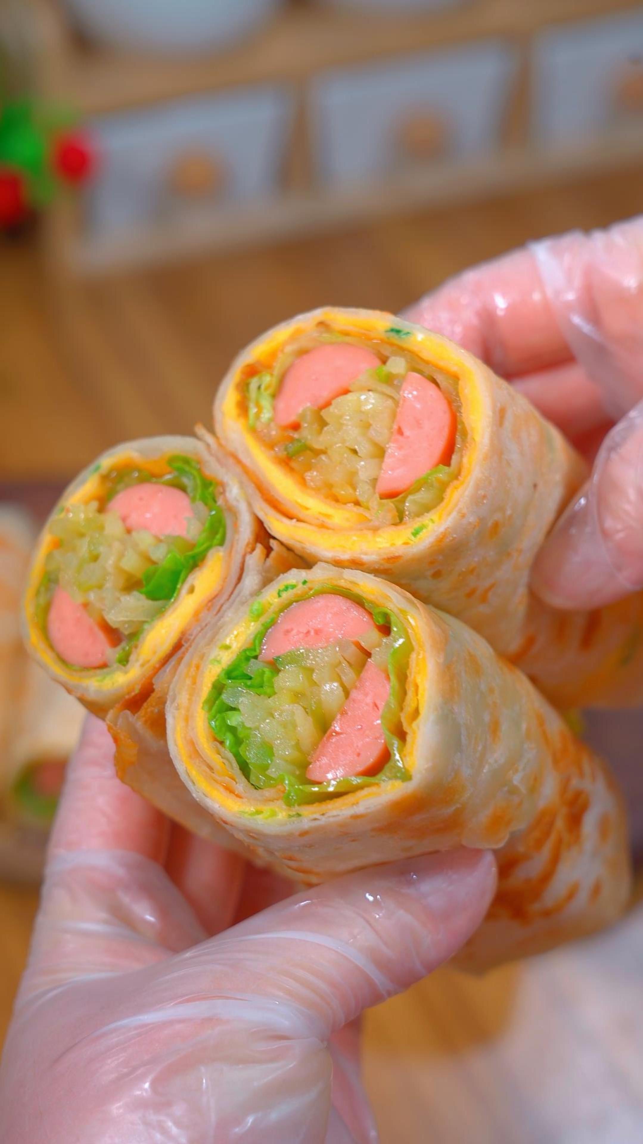 孩子马上放假了,早餐就给他做鸡蛋灌饼,简单又美味,几分钟搞定