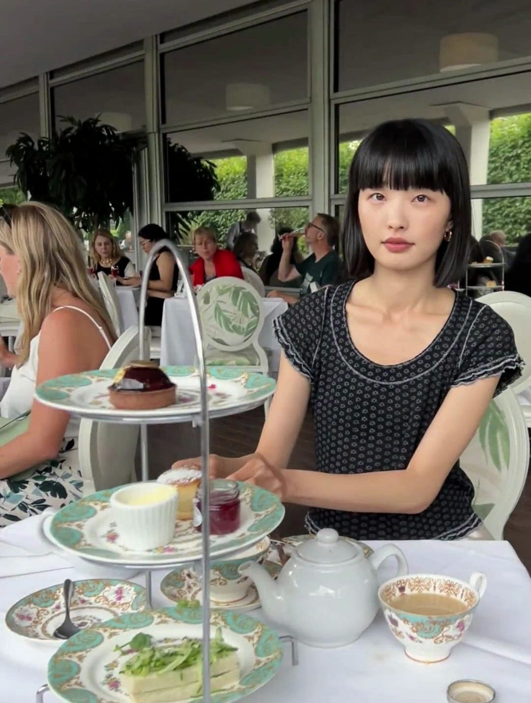 英国皇家下午茶化妆routine|尊贵得不敢大声讲话……