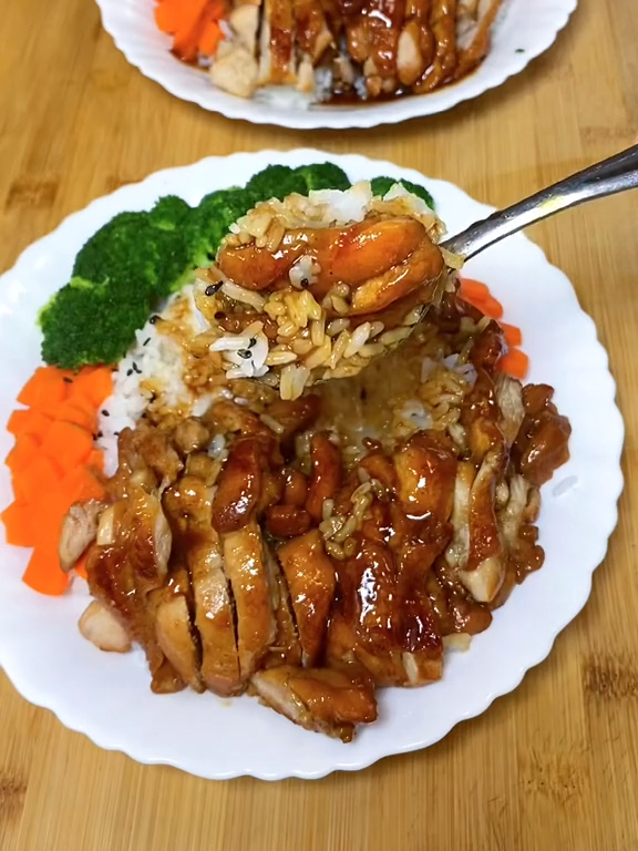 花十二块四个鸡腿给孩子安排了这个照烧鸡腿饭简直太好吃了