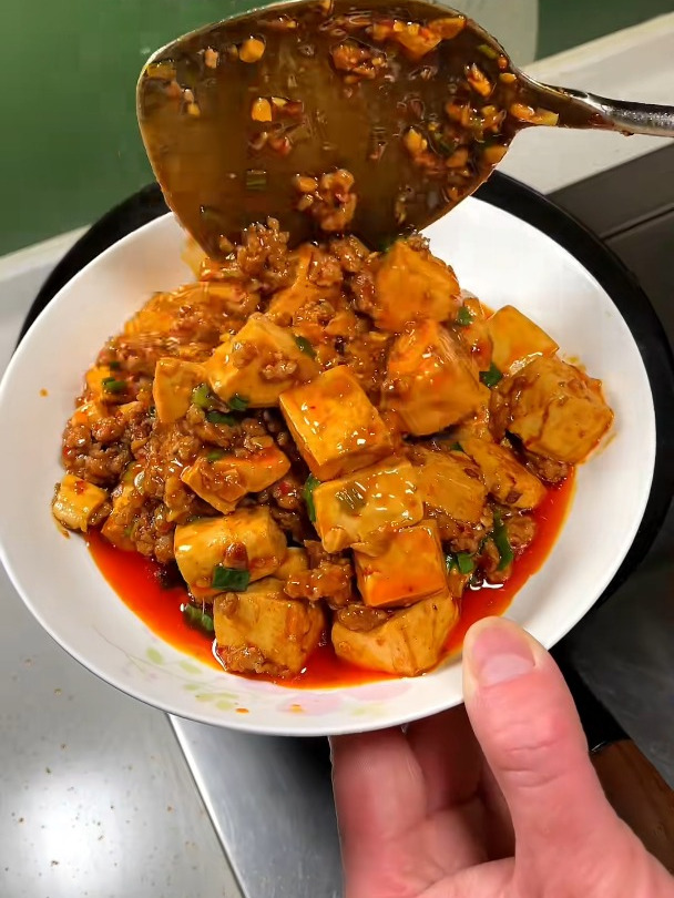 没有花里胡哨的调料 就一勺干锅酱做出下饭又好吃的麻婆豆腐