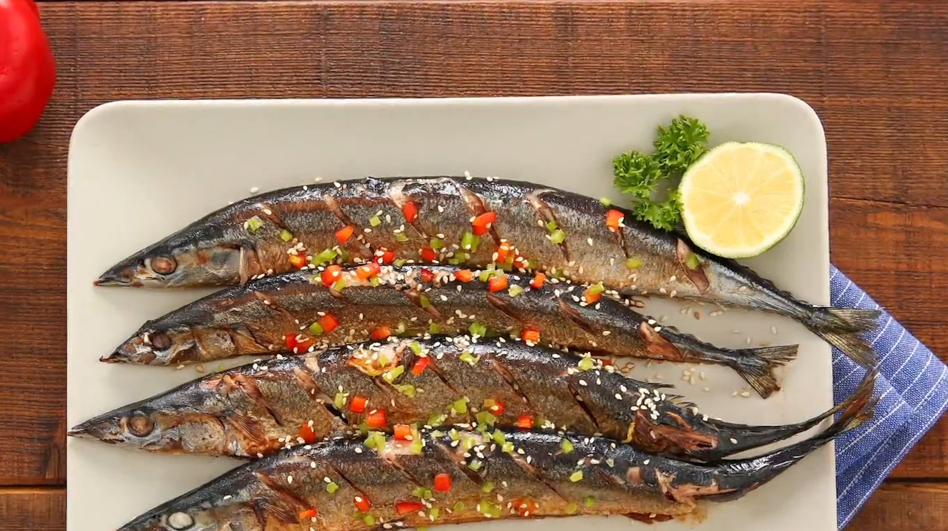 香煎秋刀鱼,营养丰富,多吃不怕胖,肉质香醇,老少皆宜