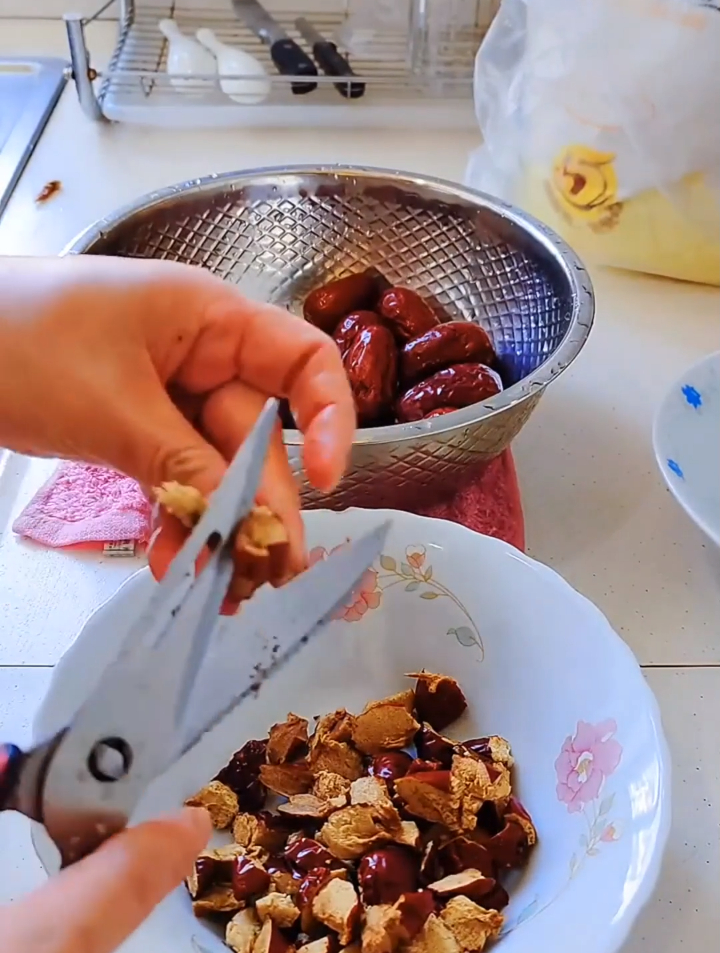工作随拍用自发粉蒸红枣红糖馒头简单又快捷
