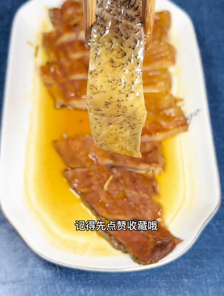 现在的温度蕞适合做酱香鱼,只要五天就可以吃到嘴,快来学~