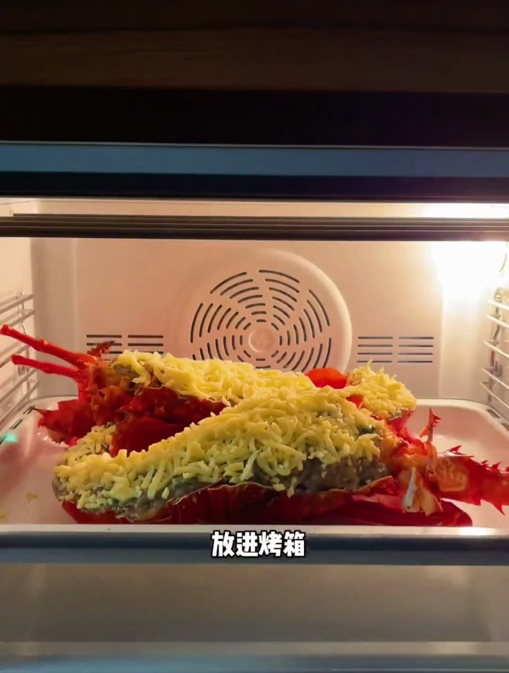 月底了简简单单犒劳下自己 今晚宵夜 芝士焗澳龙