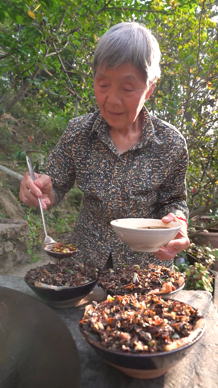 奶奶做的梅菜扣肉夹荷叶饼,大家想吃吗