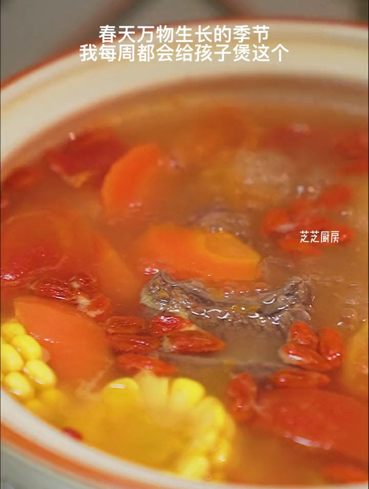 春季万物生长,每周孩子安排上这个胡萝卜番茄牛骨汤,酸甜开胃