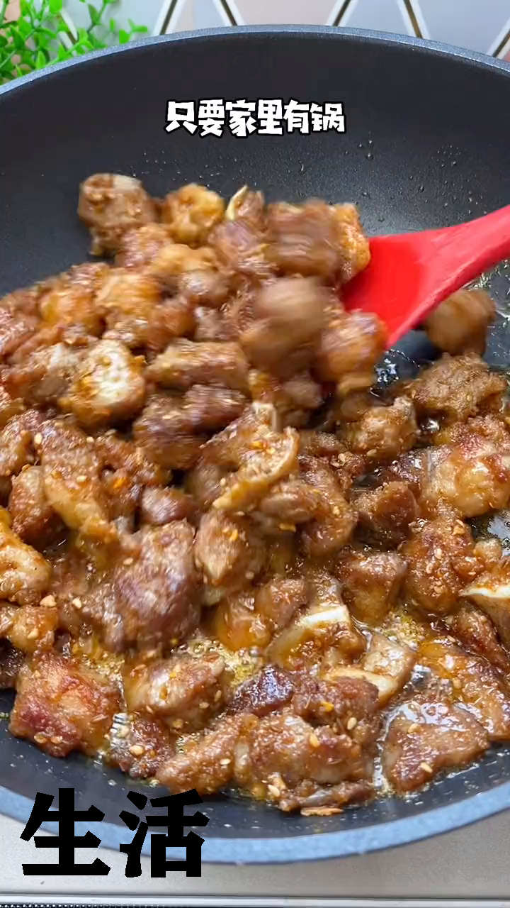 上次的烧烤羊肉卷火了,这次的大羊肉块更好吃,鲜嫩多汁