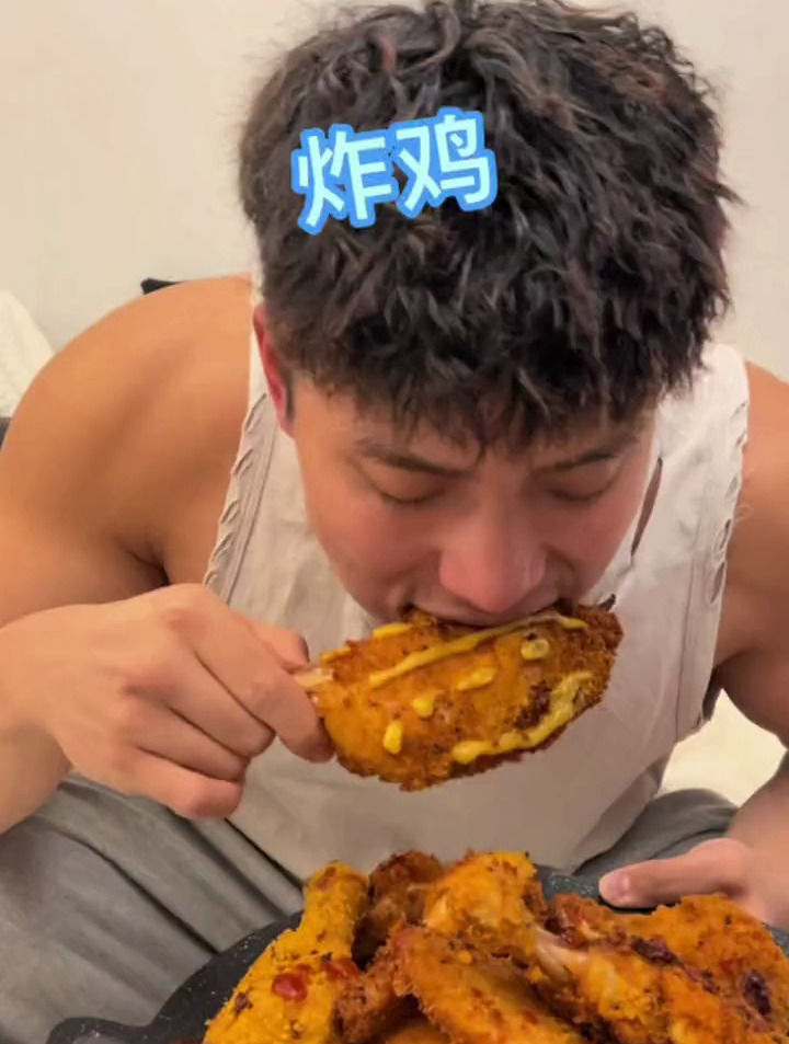 听说面包糠裹鞋垫都好吃,隔壁小孩都馋哭了