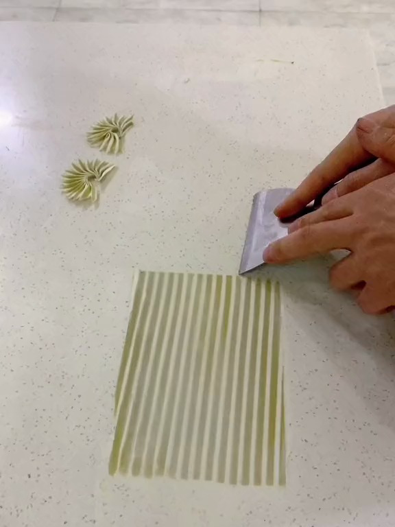 大家都还用这样的插件做蛋糕吗 蛋糕烘焙教学 巧克力铲花 蛋糕