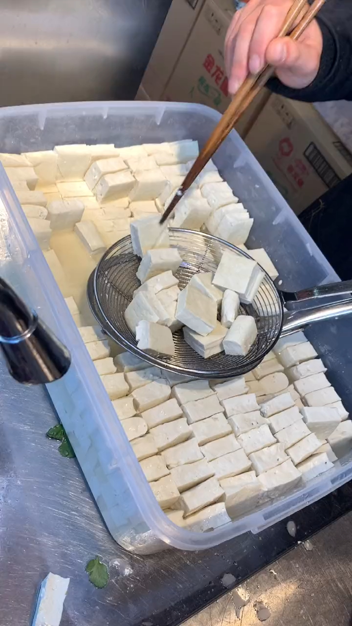 真是的成就感不是每天卖了多少臭豆腐,而是每天都有老客户来打卡