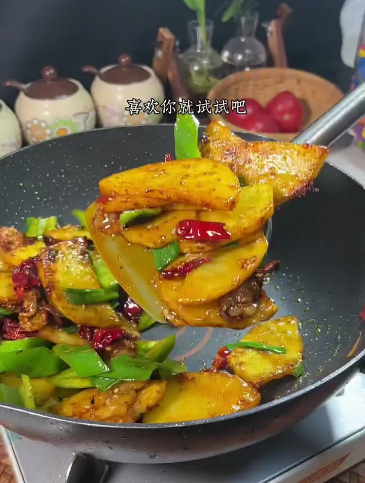 这个干锅酱还可以做其他干锅菜品,味道和饭店一样