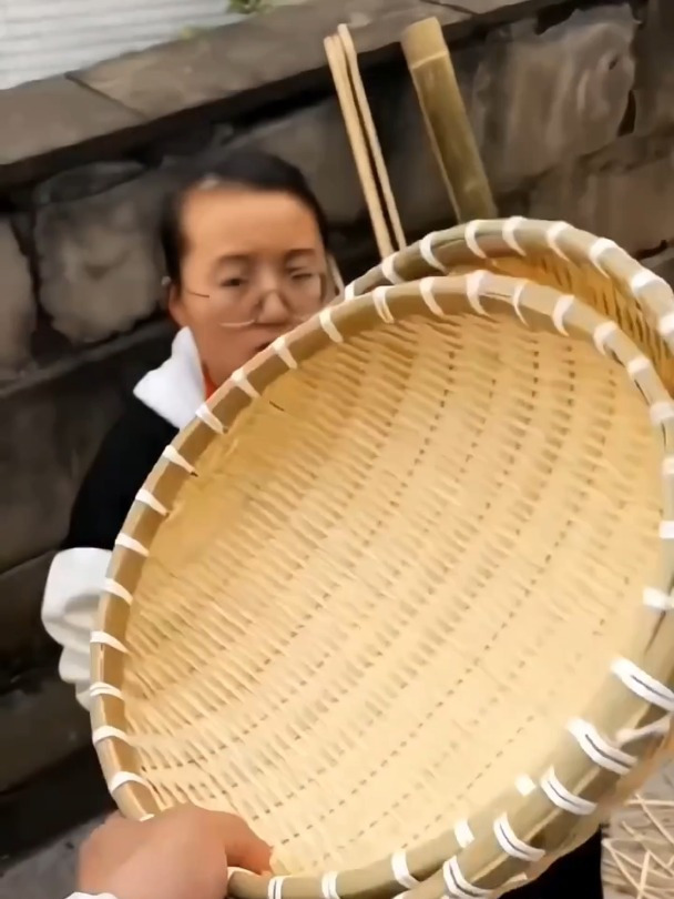 纯手工编织,这个竹编框装个瓜果蔬菜很好用