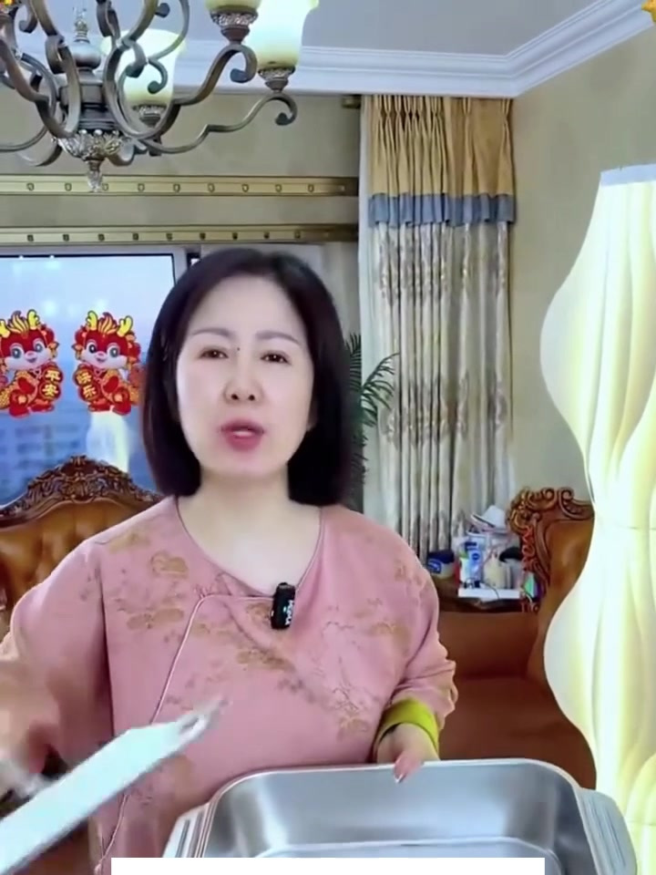 这么精致的不锈钢方盘真的是绝了,用来装东西特别好,烤蛋糕烤鱼