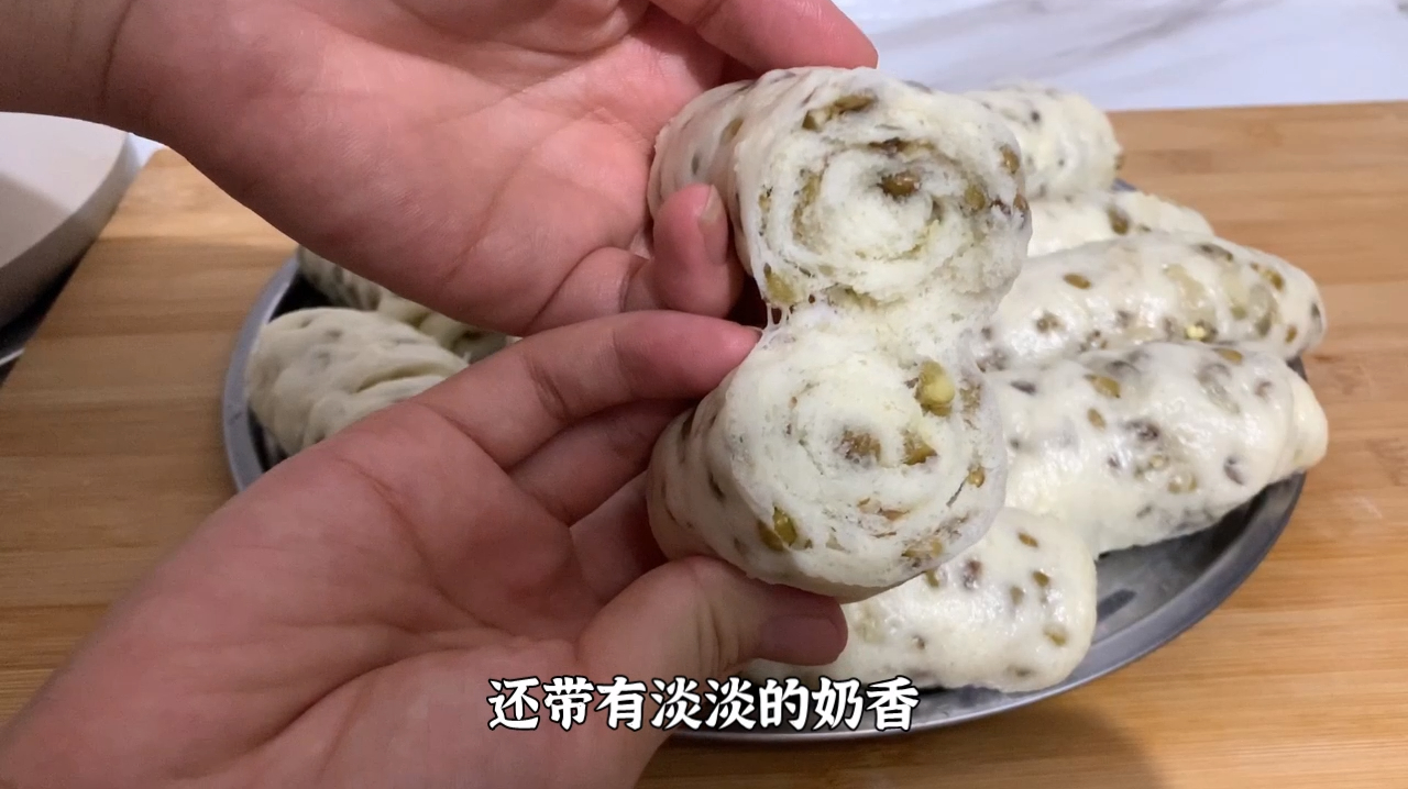 夏天炎热,多吃这种绿豆馒头,清甜消暑,百吃不厌