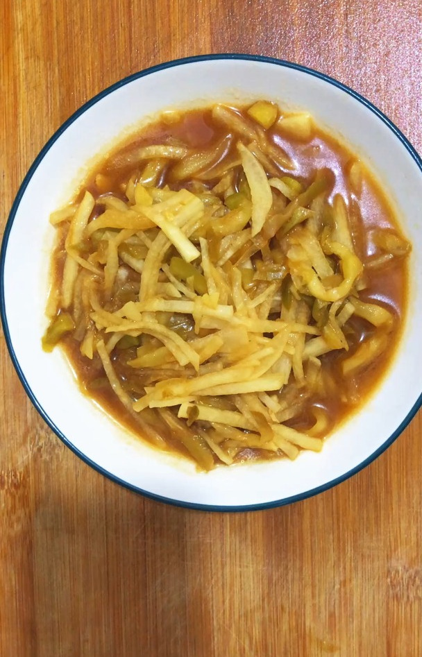 白萝卜怎么做好吃,分享一道白萝卜炒榨菜丝