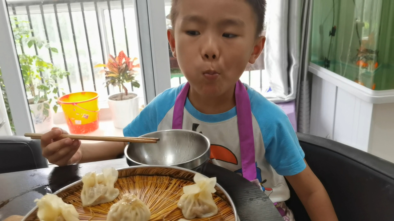 皮薄馅大,小笼包这样做太好吃了