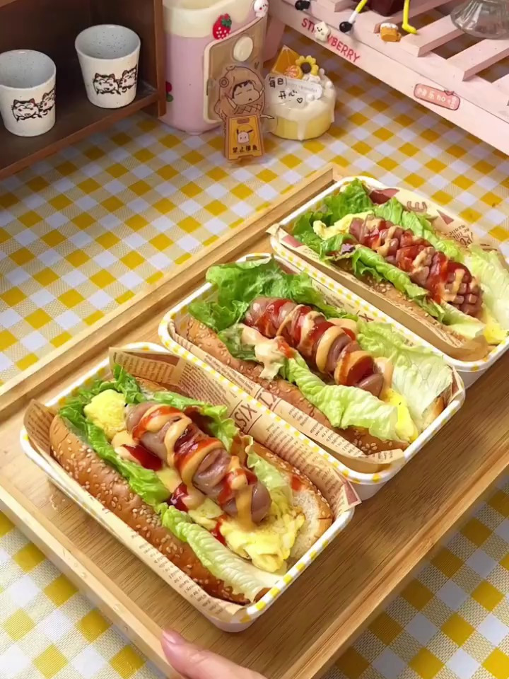 投喂妹妹下午茶便当 热狗蛋糕寿司
