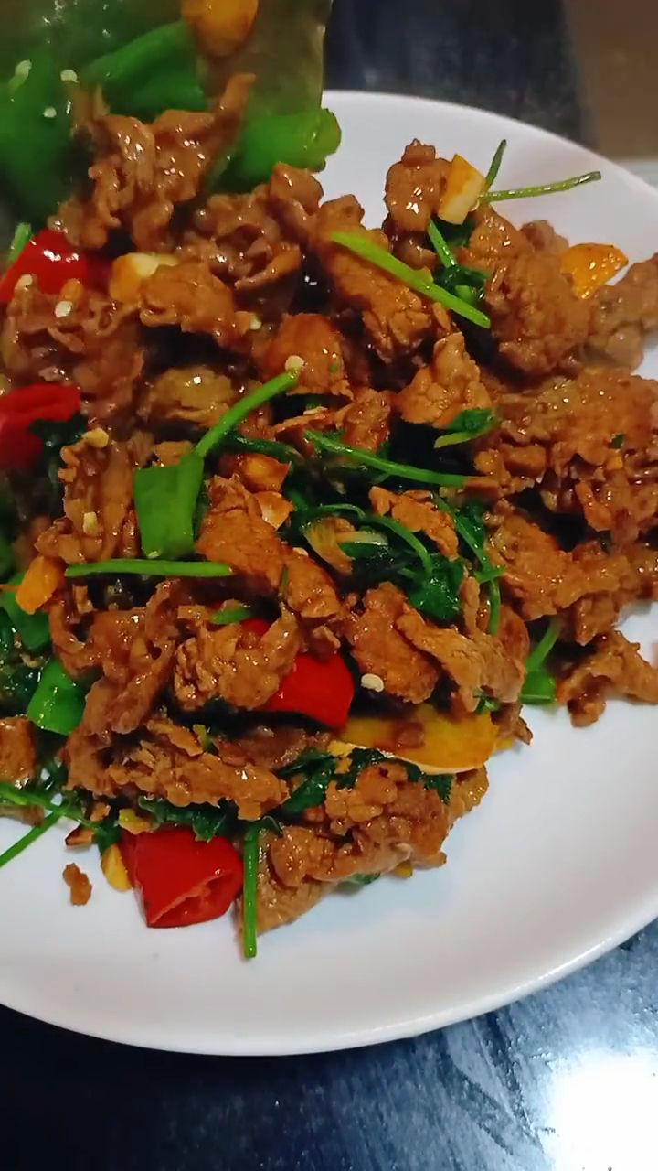 家常小炒牛肉 买牛里脊肉又滑又嫩 老好吃了