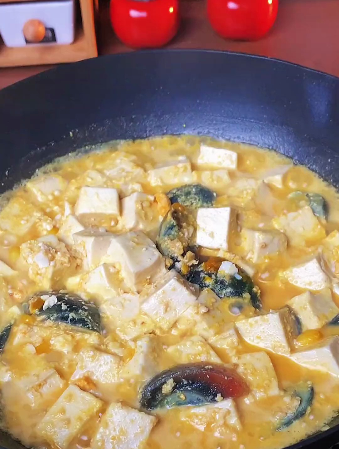 家里有吃不完的 咸鸭蛋 皮蛋 可以这样炖豆腐 我们这里叫上汤豆腐